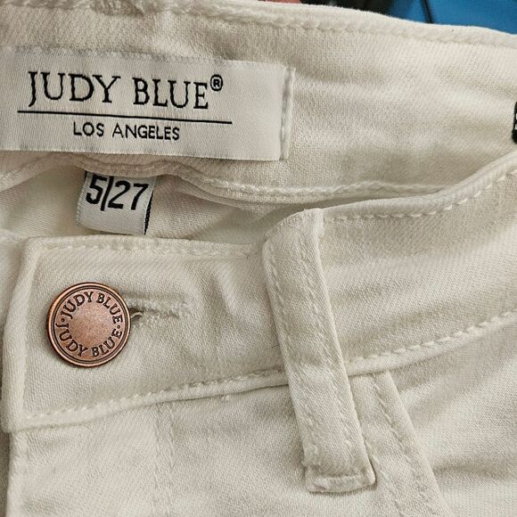 Judy Blue White Capri Size 5/27 - Picture 5 of 9